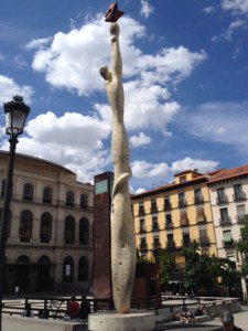 Sculpture in the front of the museum